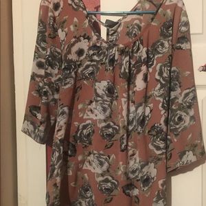 Blush Rose Gold Flowered Shirt 2x Keyhole Back